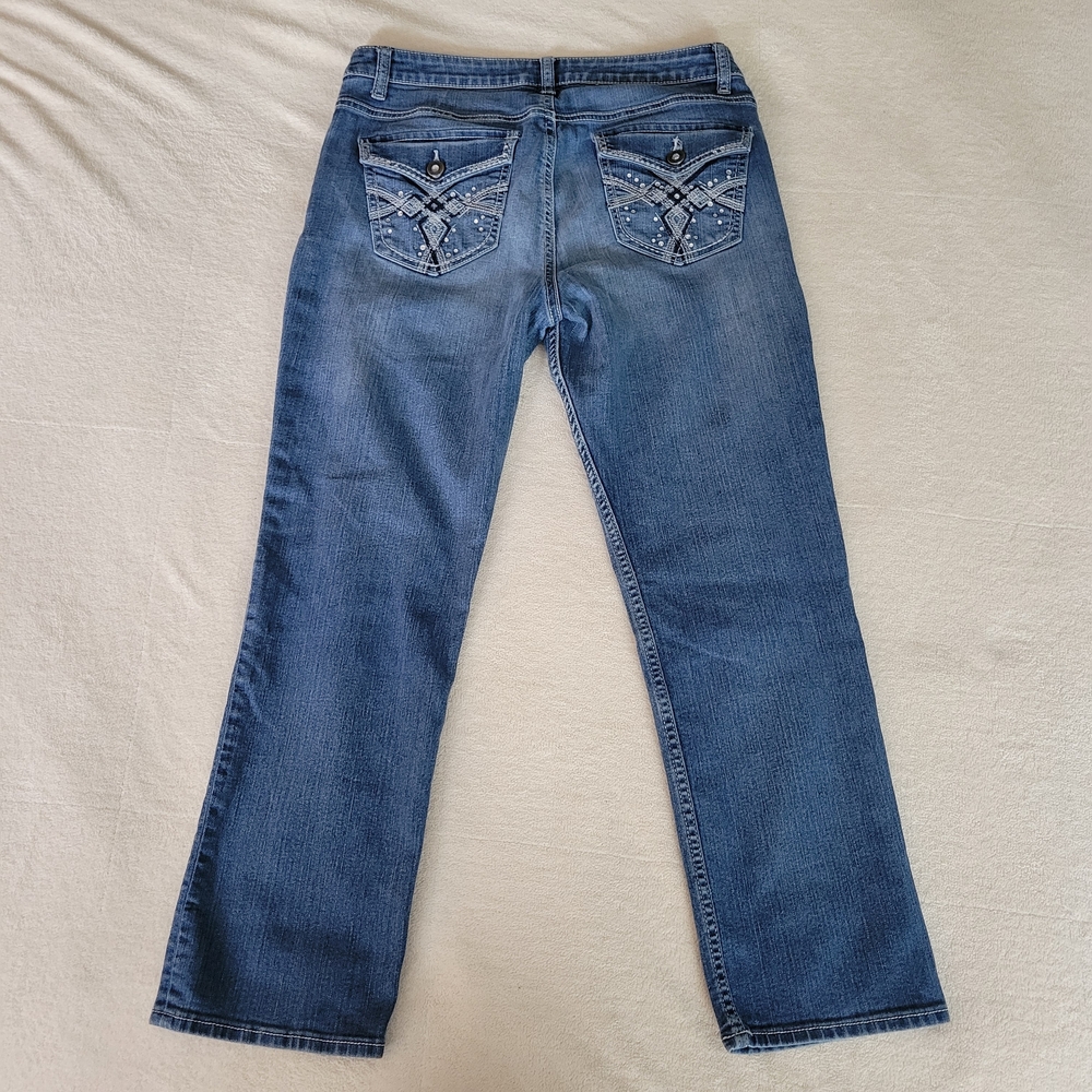 Women's APT 9 Blue Capri Jeans - Picture 3 of 8